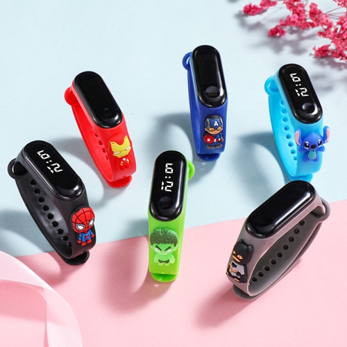 RELOJ DIGITAL AVENGERS INFANTIL C/APLIQUE